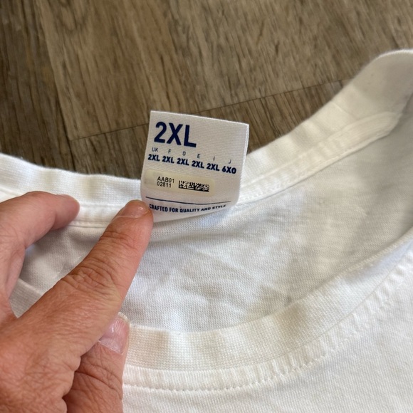 Reebok Classic • Starcrest Tee - Picture 7 of 9